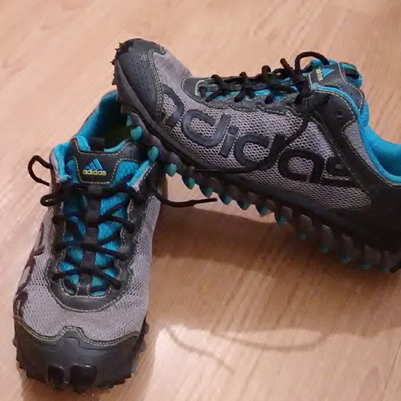 adidas Shoes - **SALE**  Adidas Tennis Shoes Size 8